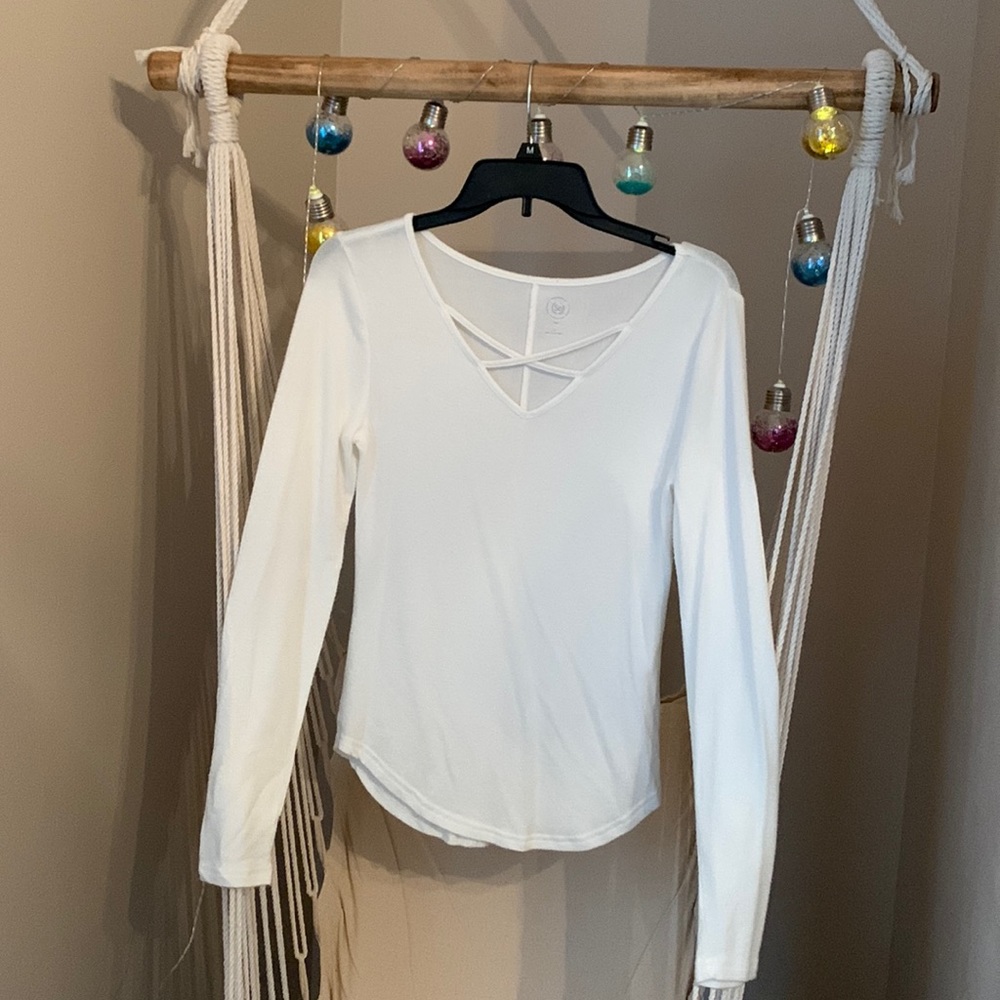 SO- Junior Medium- white X neck line- Rayon